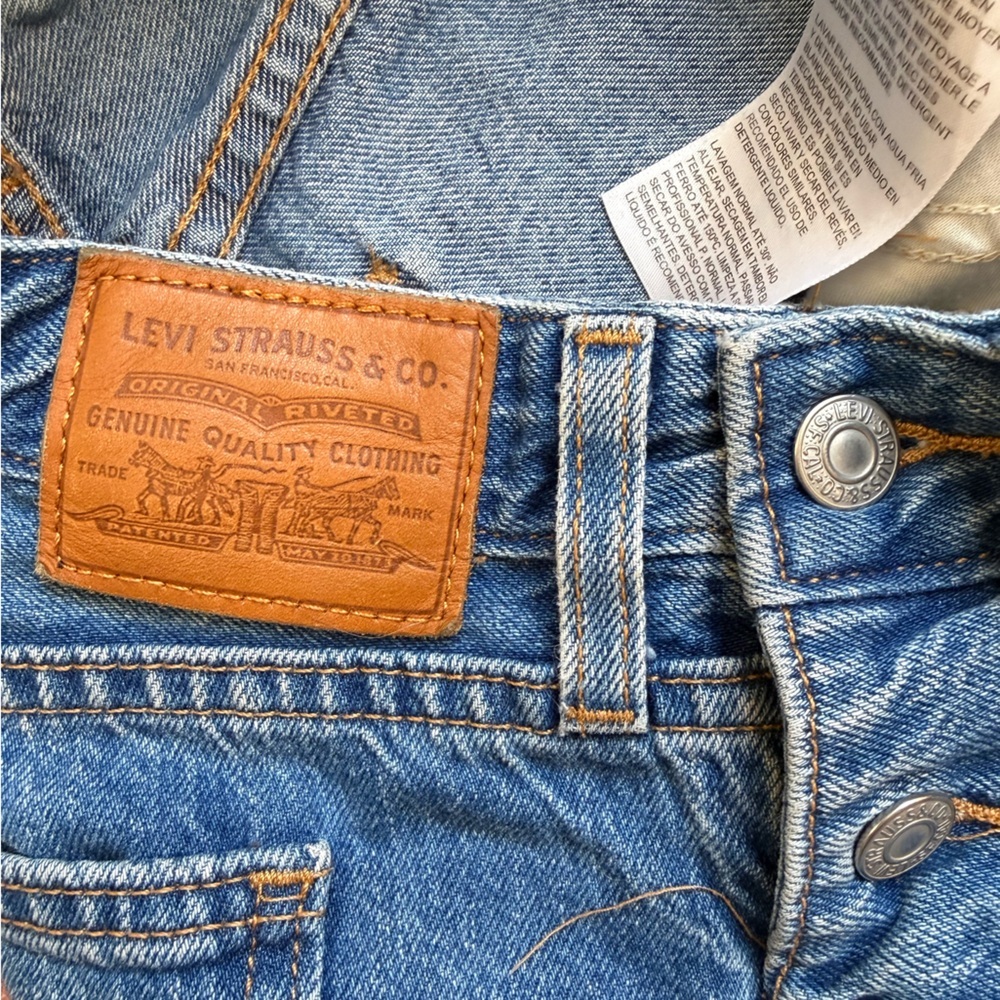 Levi’s Women’s Medium Dylan Blue Denim Overalls - Picture 11 of 13